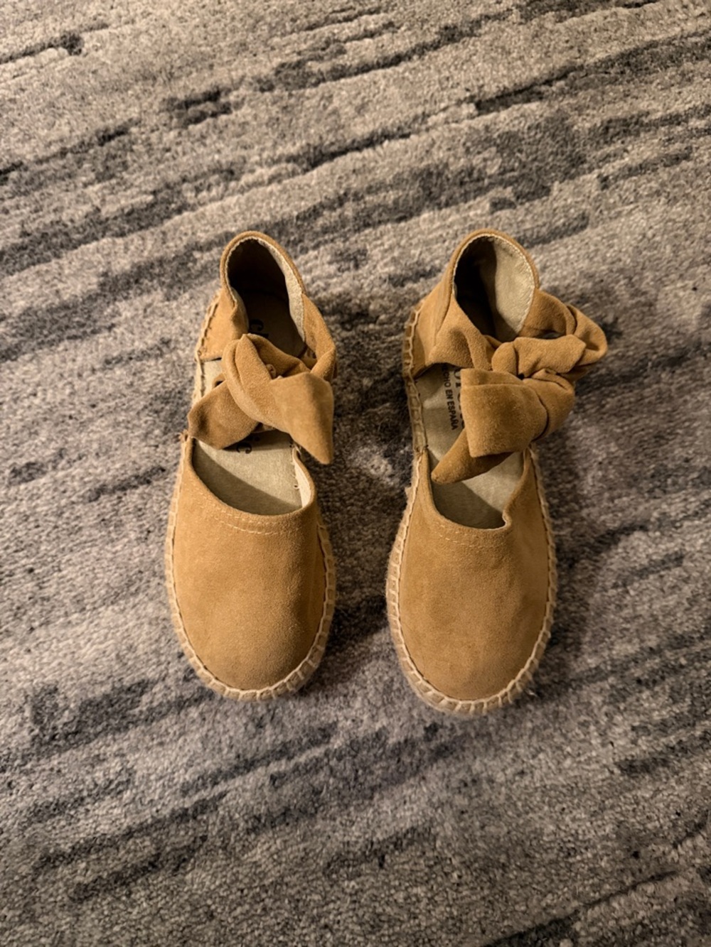 Girls Bow-Tie Suede Moccasin Flats in Tan